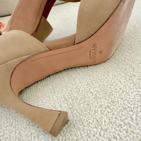 Alexandre Birman Aysmetric camel suede heels - Picture 5 of 6